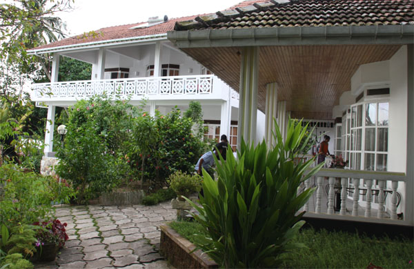 att-49456672b22f448.jpg